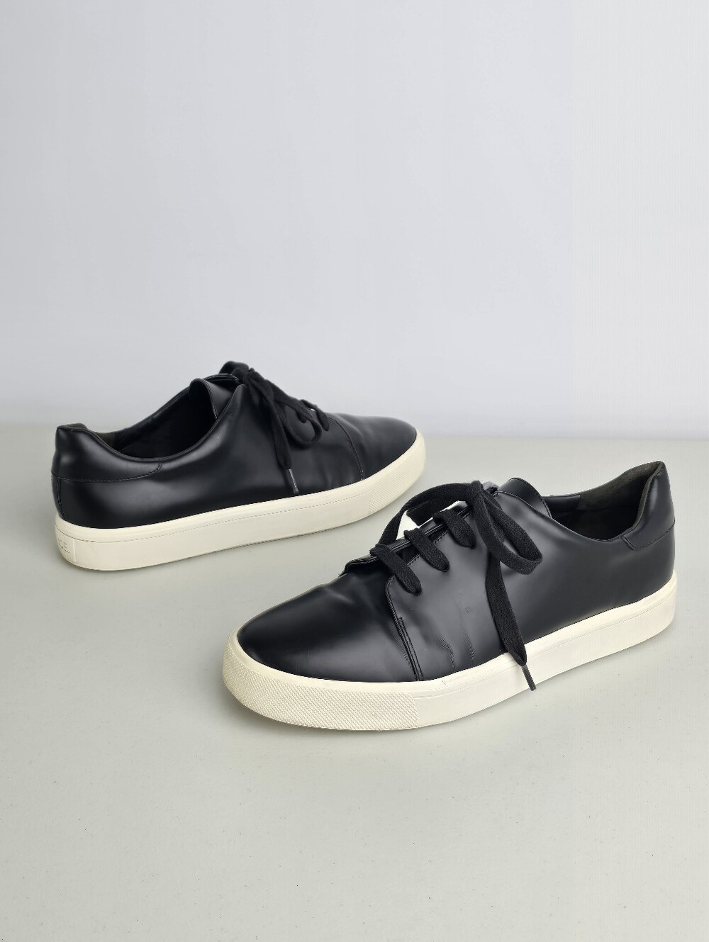 Vince Bale Smooth Black Leather Lace Up Low Top Sneakers Women's Size 9.5